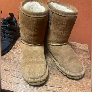 Girl’s bearpaw tall boots